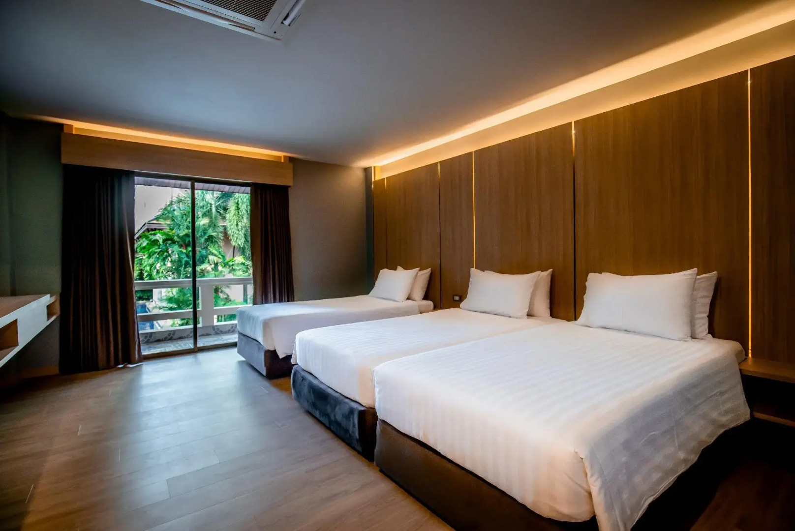 Thanthip Beach Resort