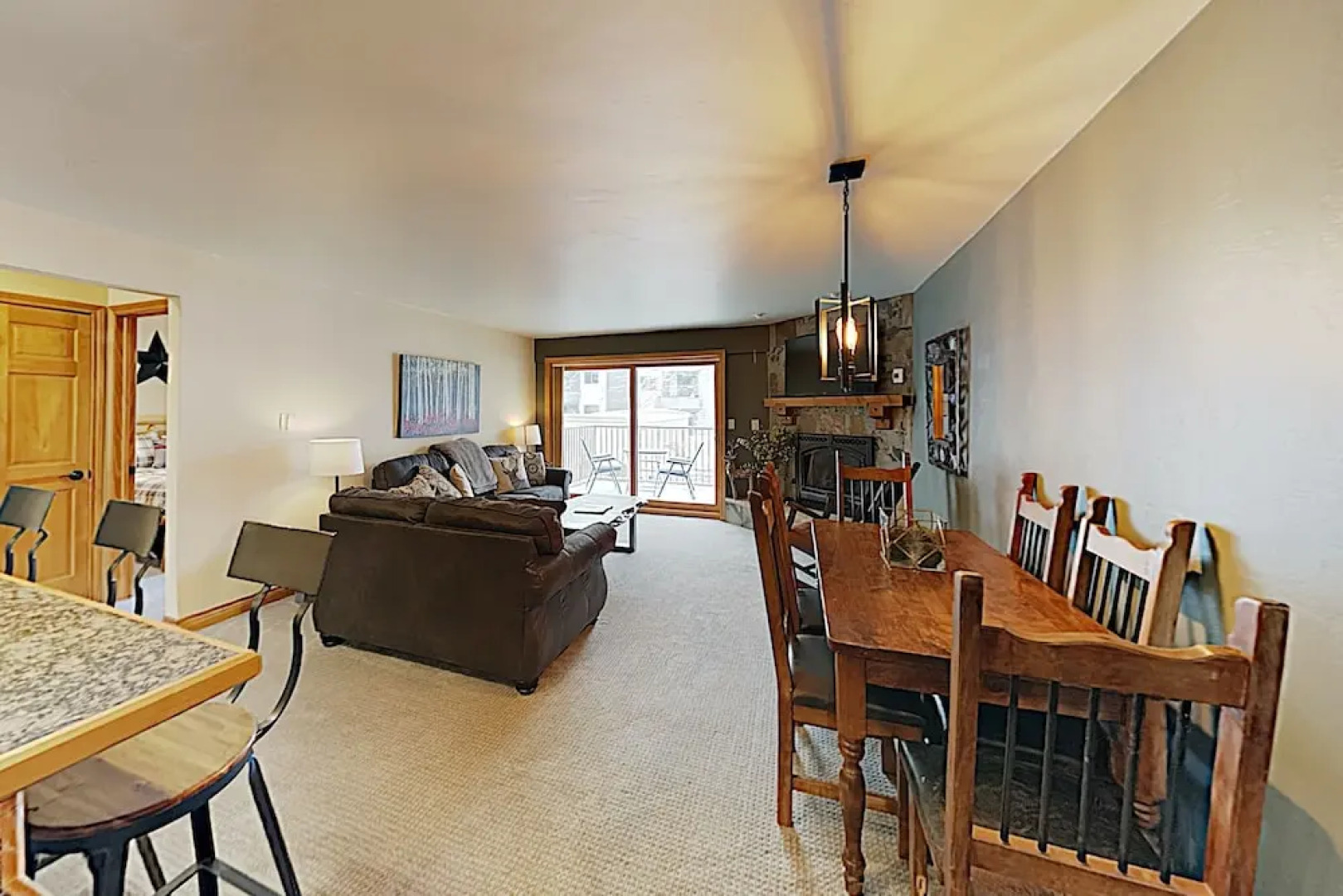 2BR w/ Hot Tub, Pool & Free Shuttle