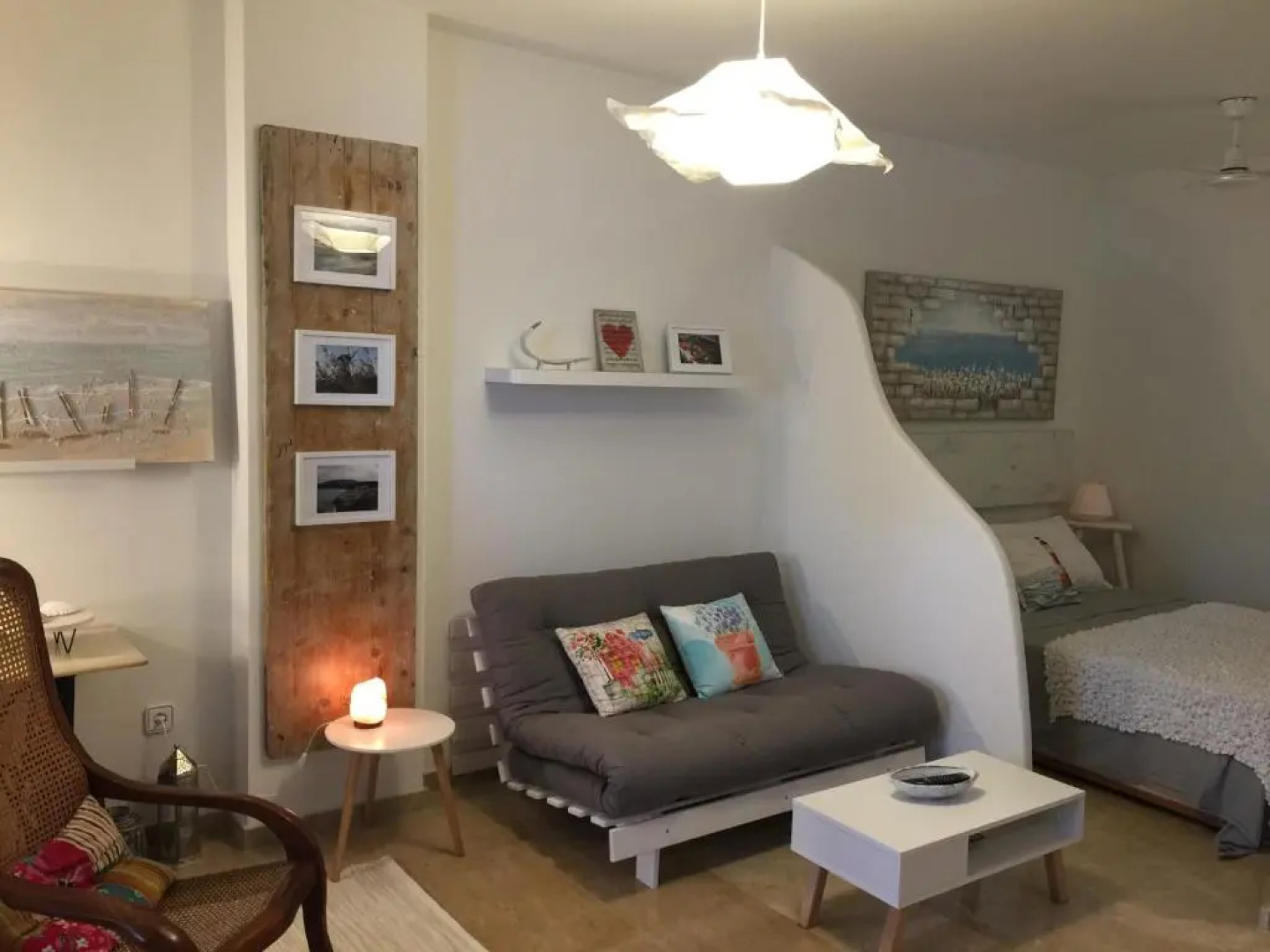 Personal y coqueto en primerísima línea de playa, en la Costa del Sol. Puerto De La Duquesa