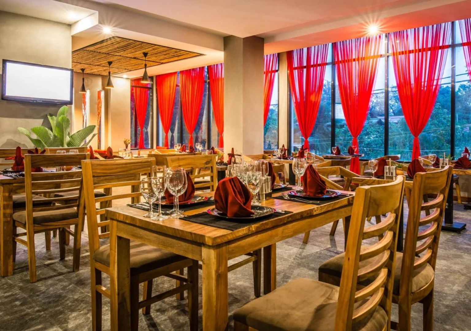 Diamond Palace Resort & Sky Bar