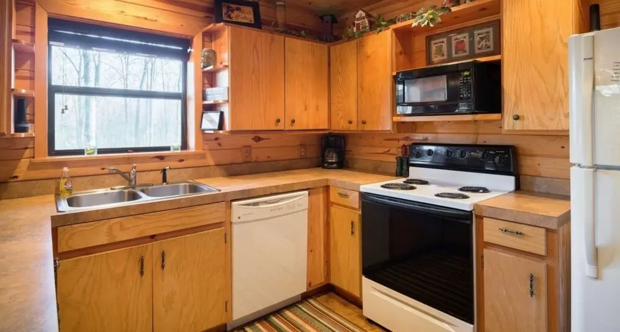 Shady Nook With Private Hot Tub and Minutes Away From Broken Bow Lake by Redawning