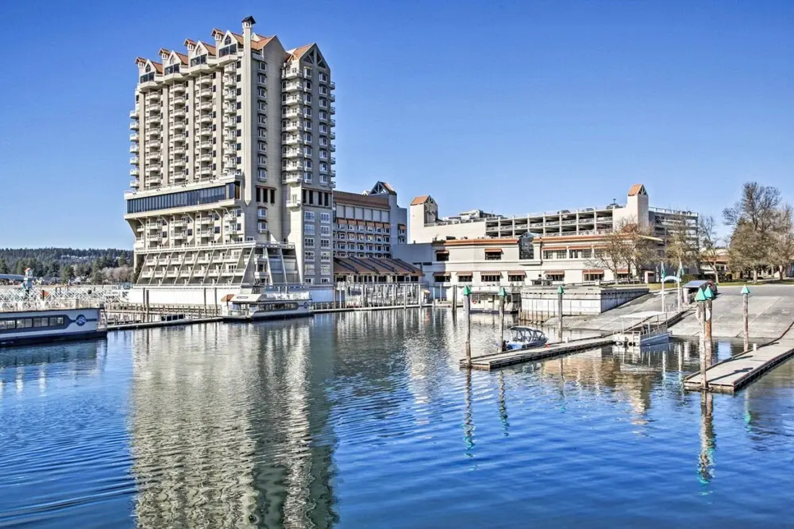 Walk Downtown: Modern 'coeur D'alene Getaway'