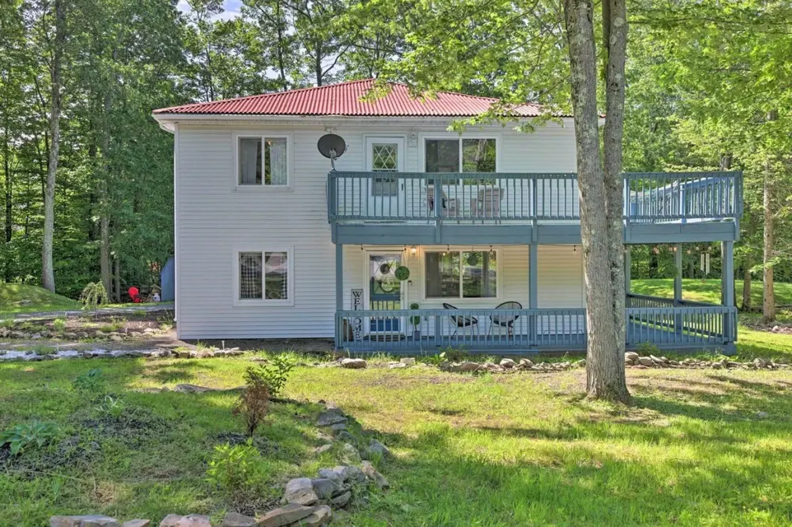 Tobyhanna Home w/ Hot Tub, Fire Pit, Deck + Grill!