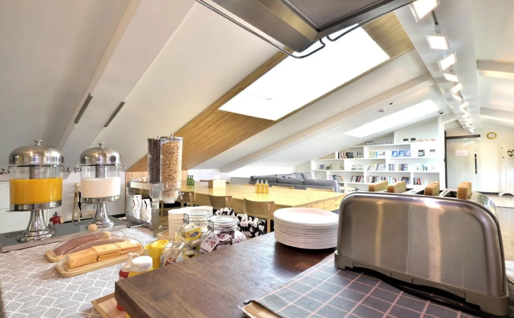 WITH U Hotel & Guesthouse