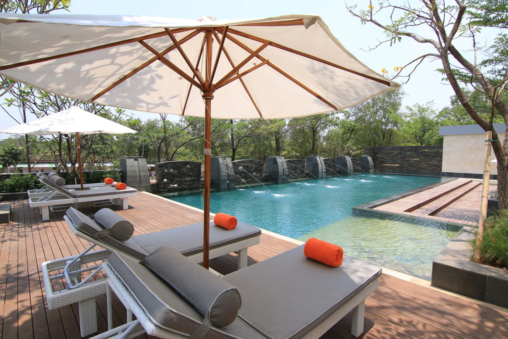 Delonix Hotel Karawang