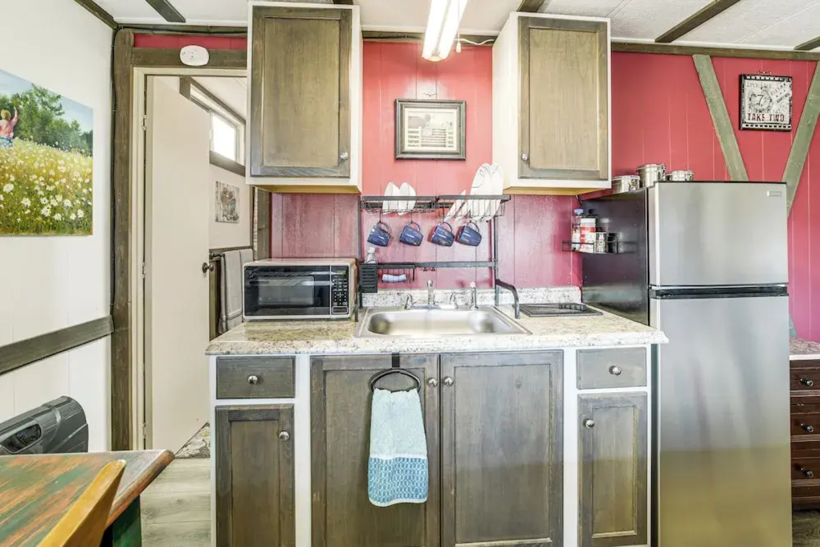 6 Mi to Old Town, Panoramic Views: Cottonwood Gem!