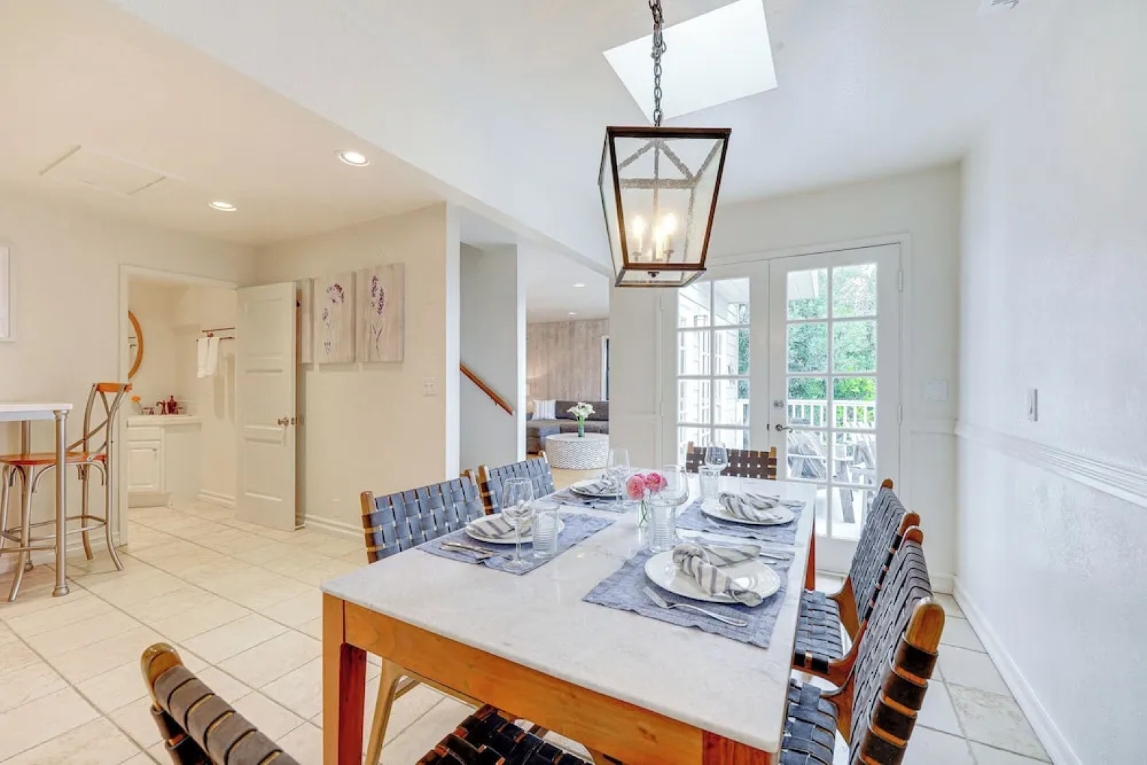 Summerland Home w/ Beach Supplies: Walk to Beach!