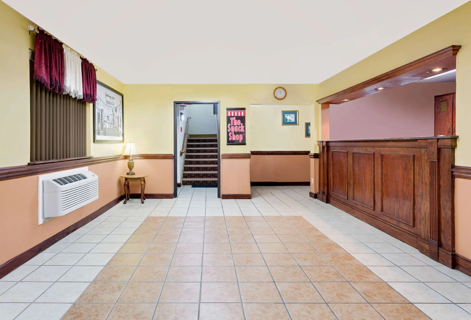 Super 8 by Wyndham Johnson City