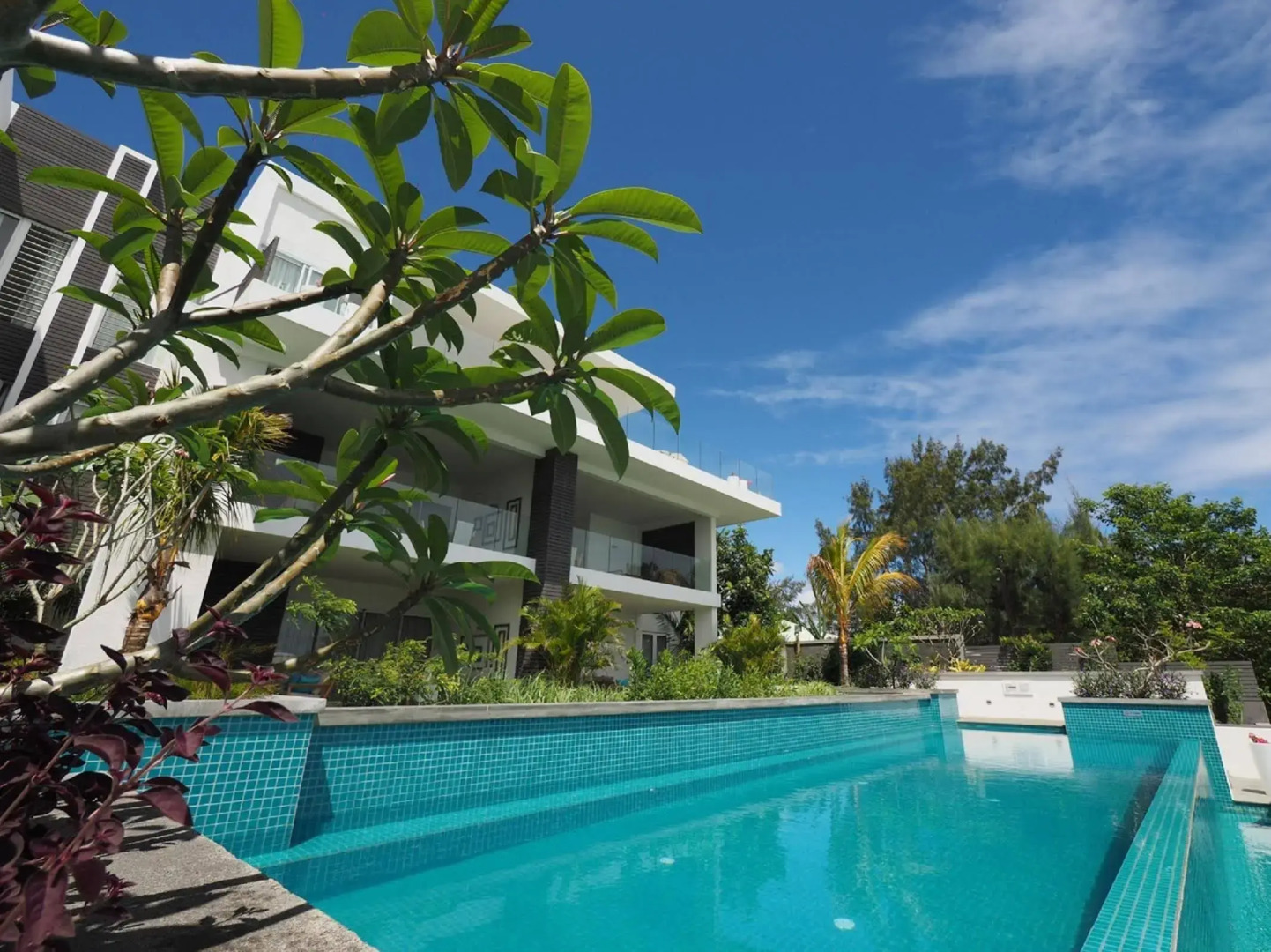 Myra Seafront Suites with Lov