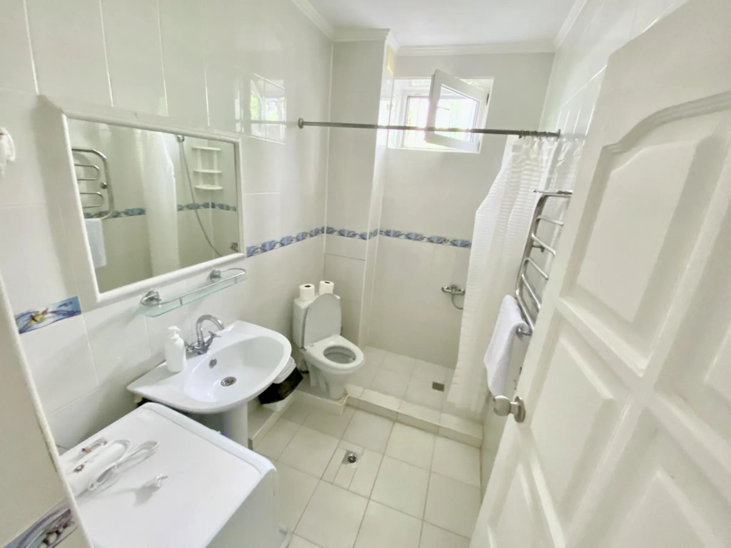 Апарт-отель F1 с бассейном