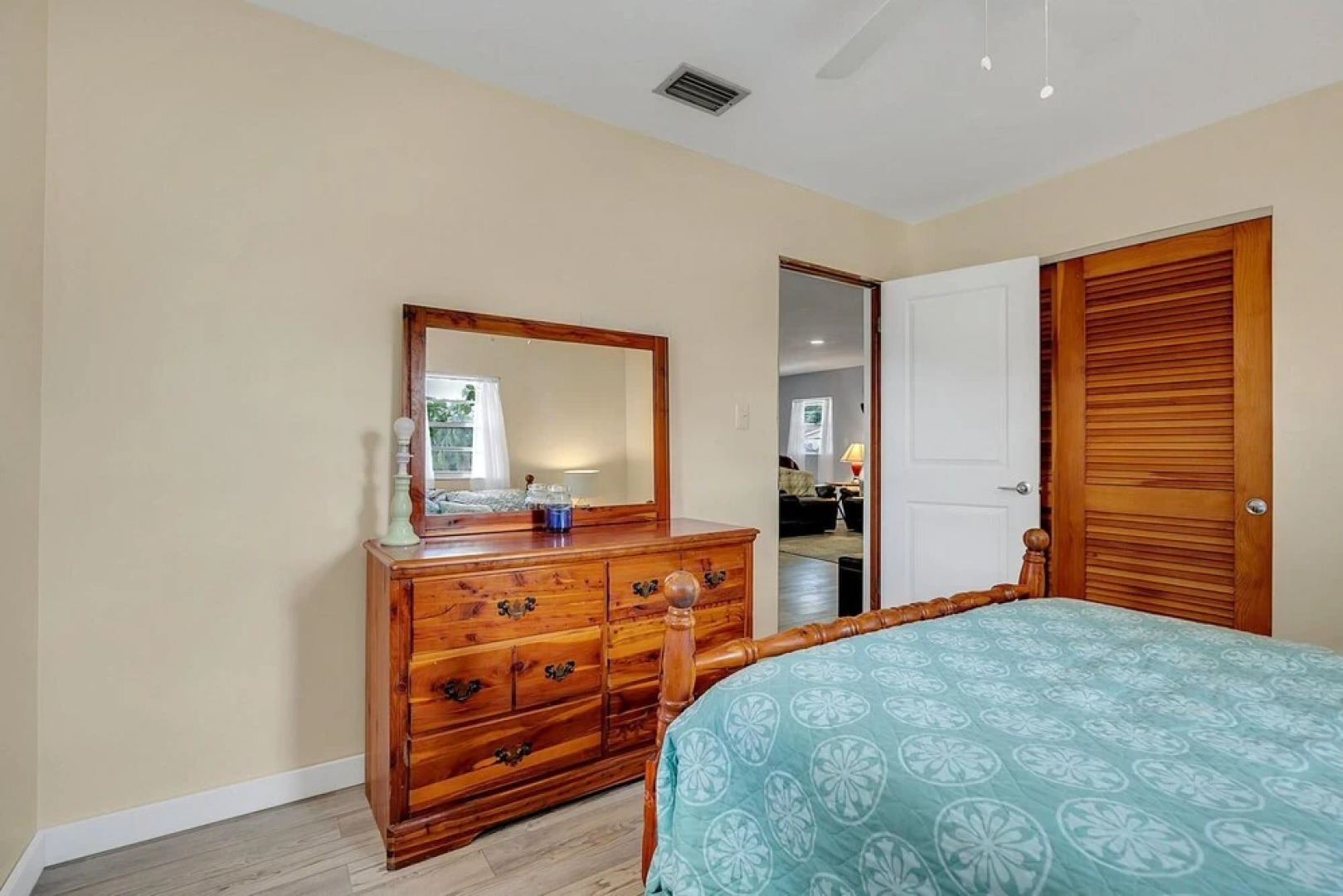 Charming Pool Home Minutes From Downtown Orlando and Winter Garden