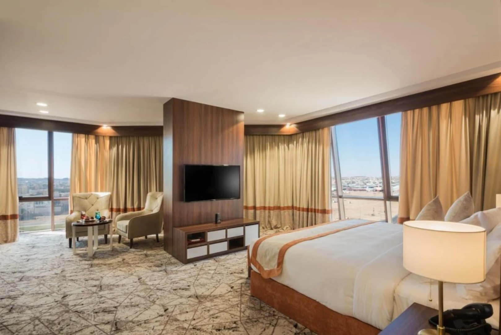 Tulip Plaza Hotel Sakaka