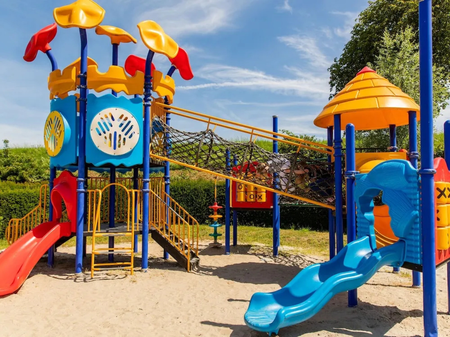 Modern chalet with dishwasher, only 18 km. from Rotterdam