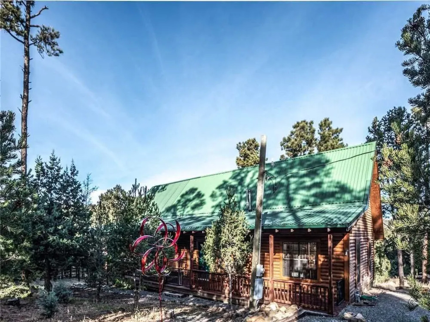 Wine N Pines - Two Bedroom Cabin with Hot Tub