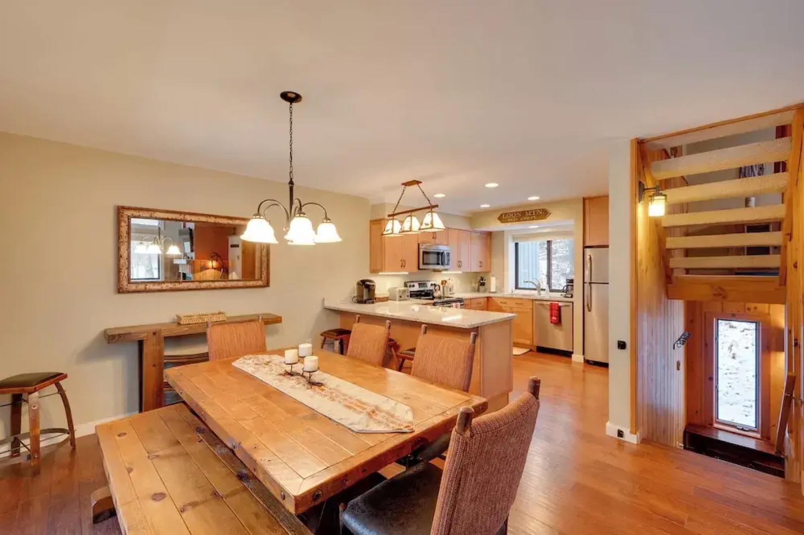 Lincoln Condo w/ Balcony & View < 2 Mi to Loon Mtn