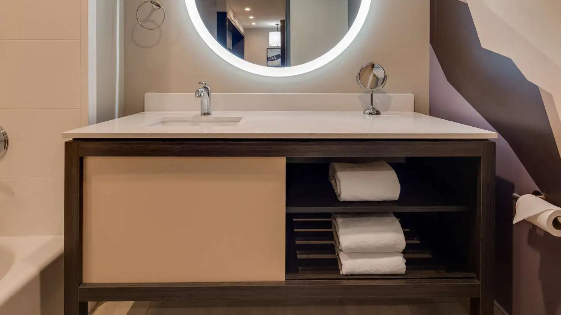 Best Western Plus Executive Residency Rigby's Water World Hotel