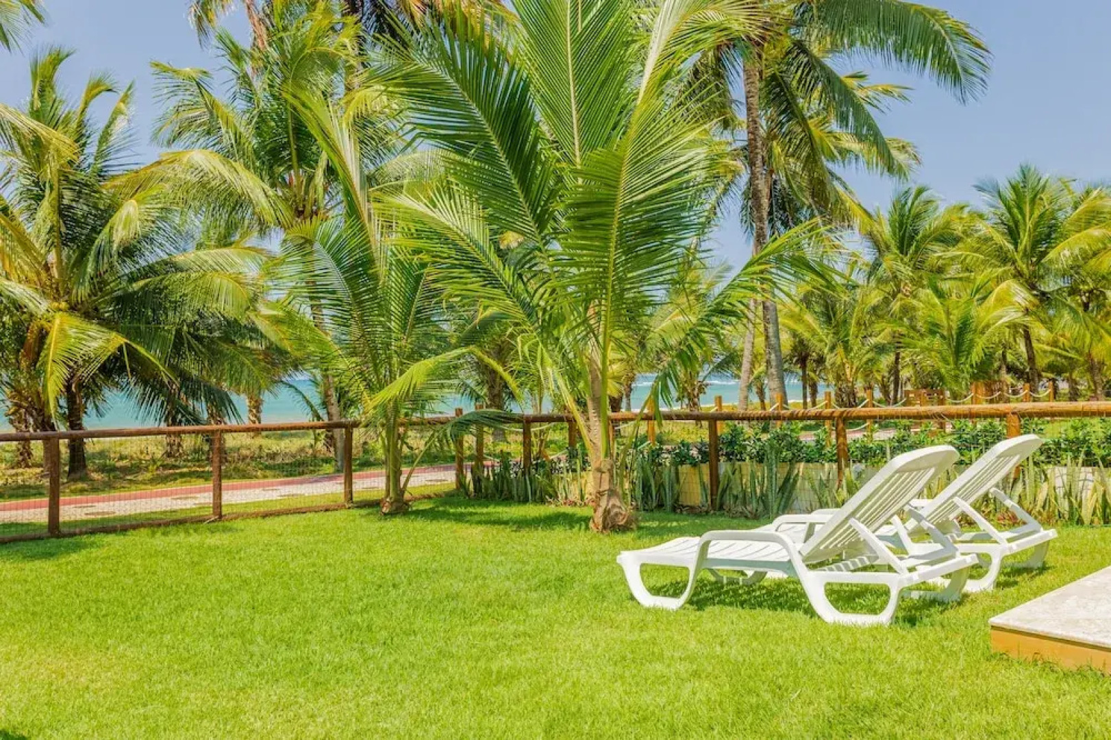 GB18 Maravilhosa Casa Pé na Areia