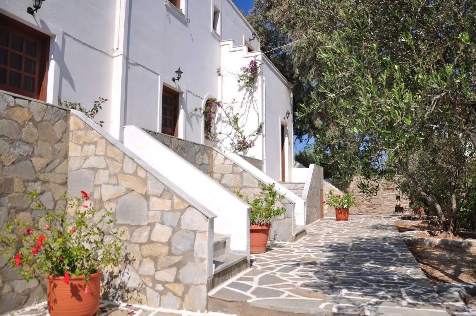 Michalis Apartments near the beaches with sea view