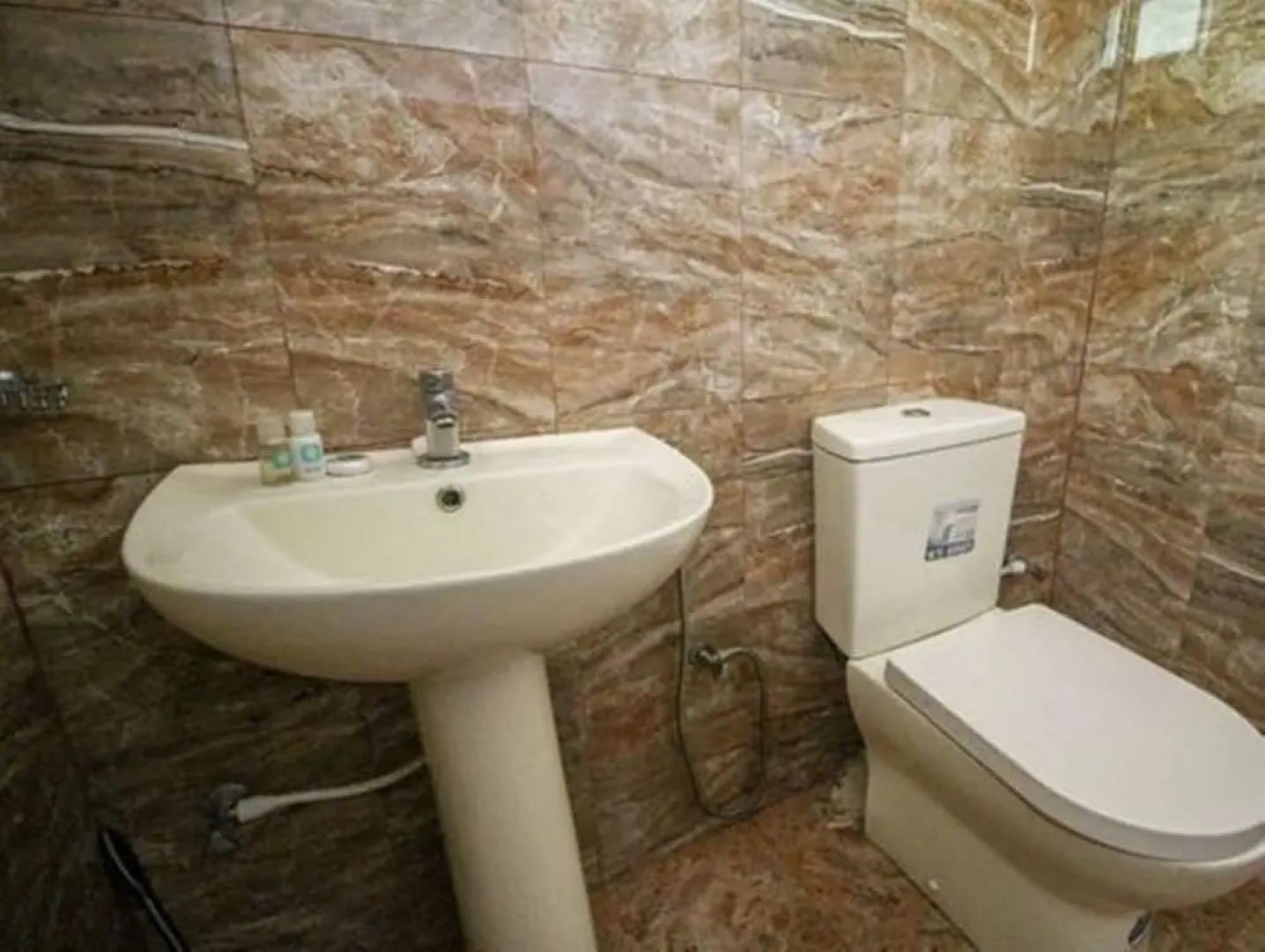 Yoho Lute Inn Kahathuduwa