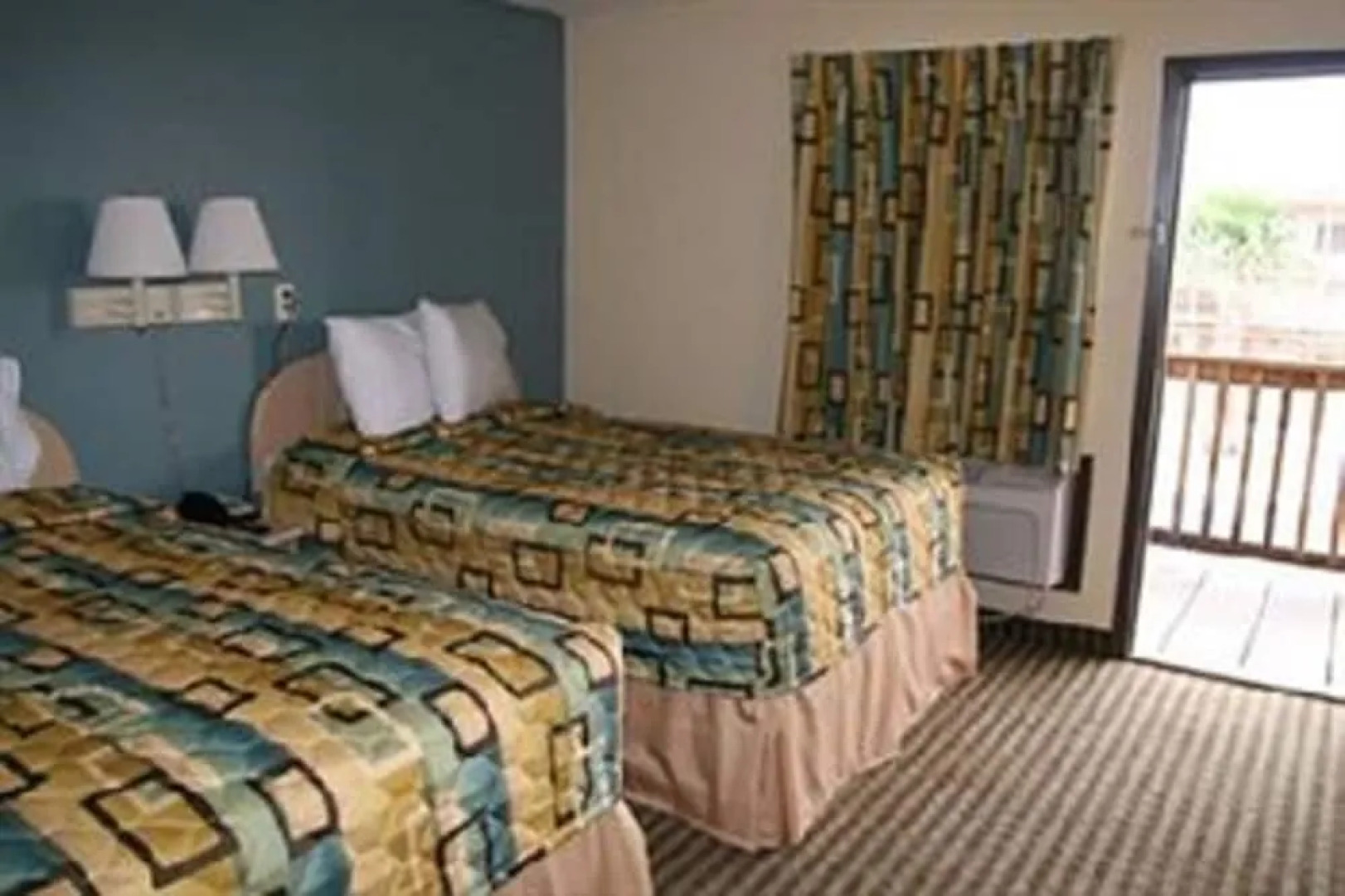 Surfside Inn Suites