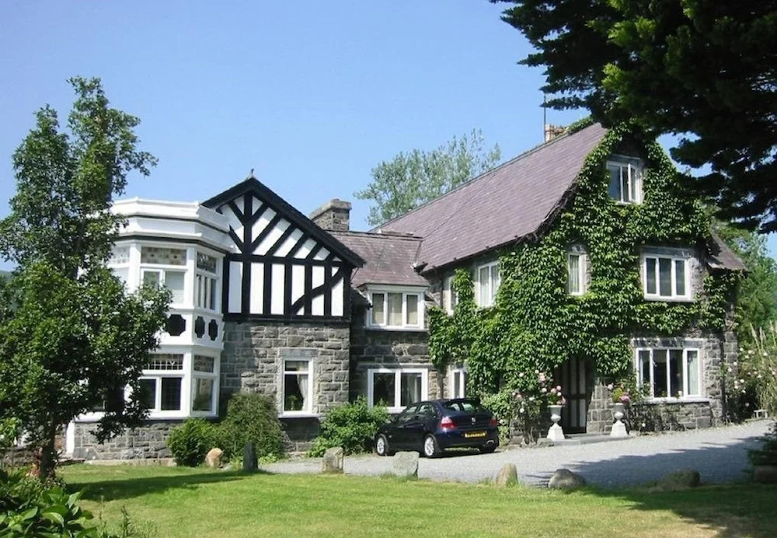 Gwern Borter Manor