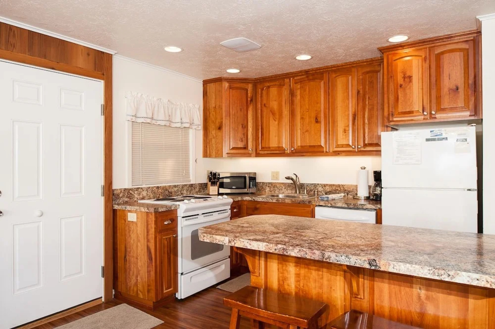 Three Bells 3 Br home by RedAwning