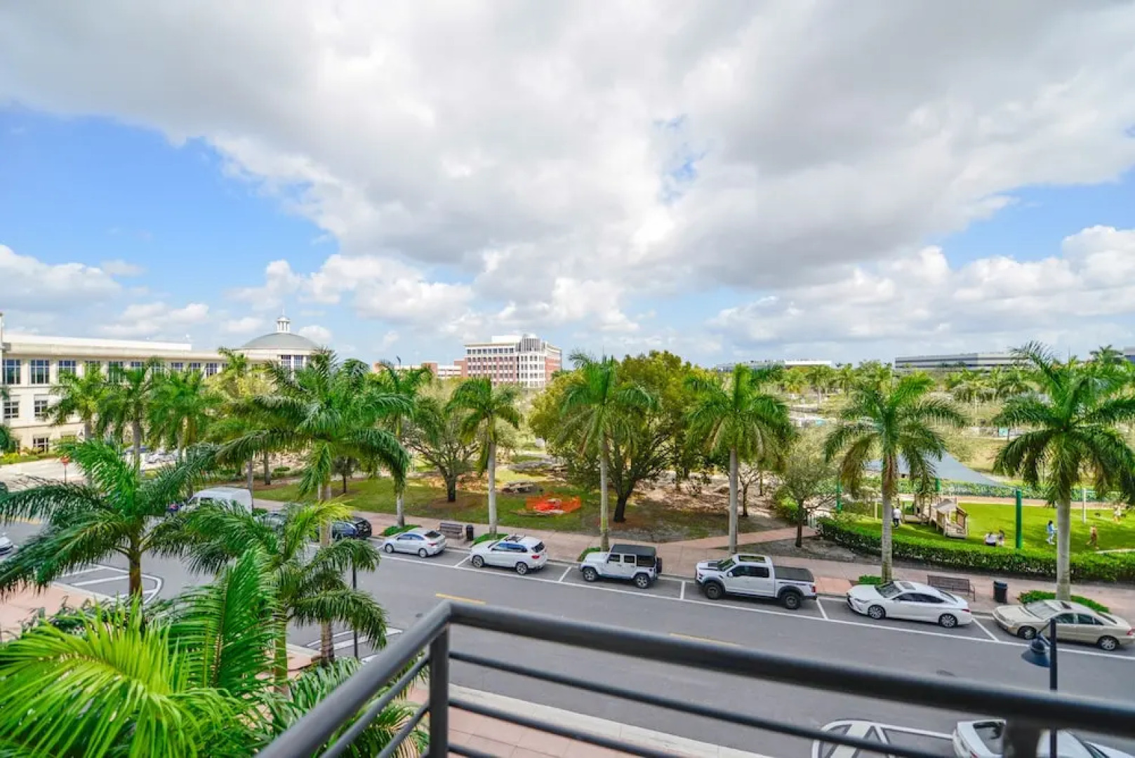 Cozy apt from Downtown Doral Park