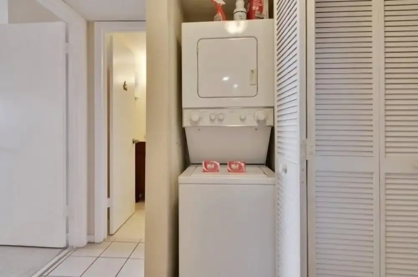 End Unit With Ocean Views And Juliet Balcony. 2 Bedroom Condo by RedAwning