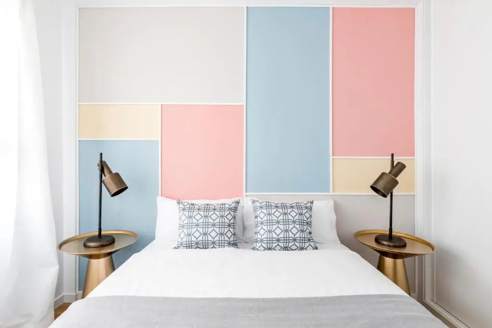 Color Apartments by Olala Homes