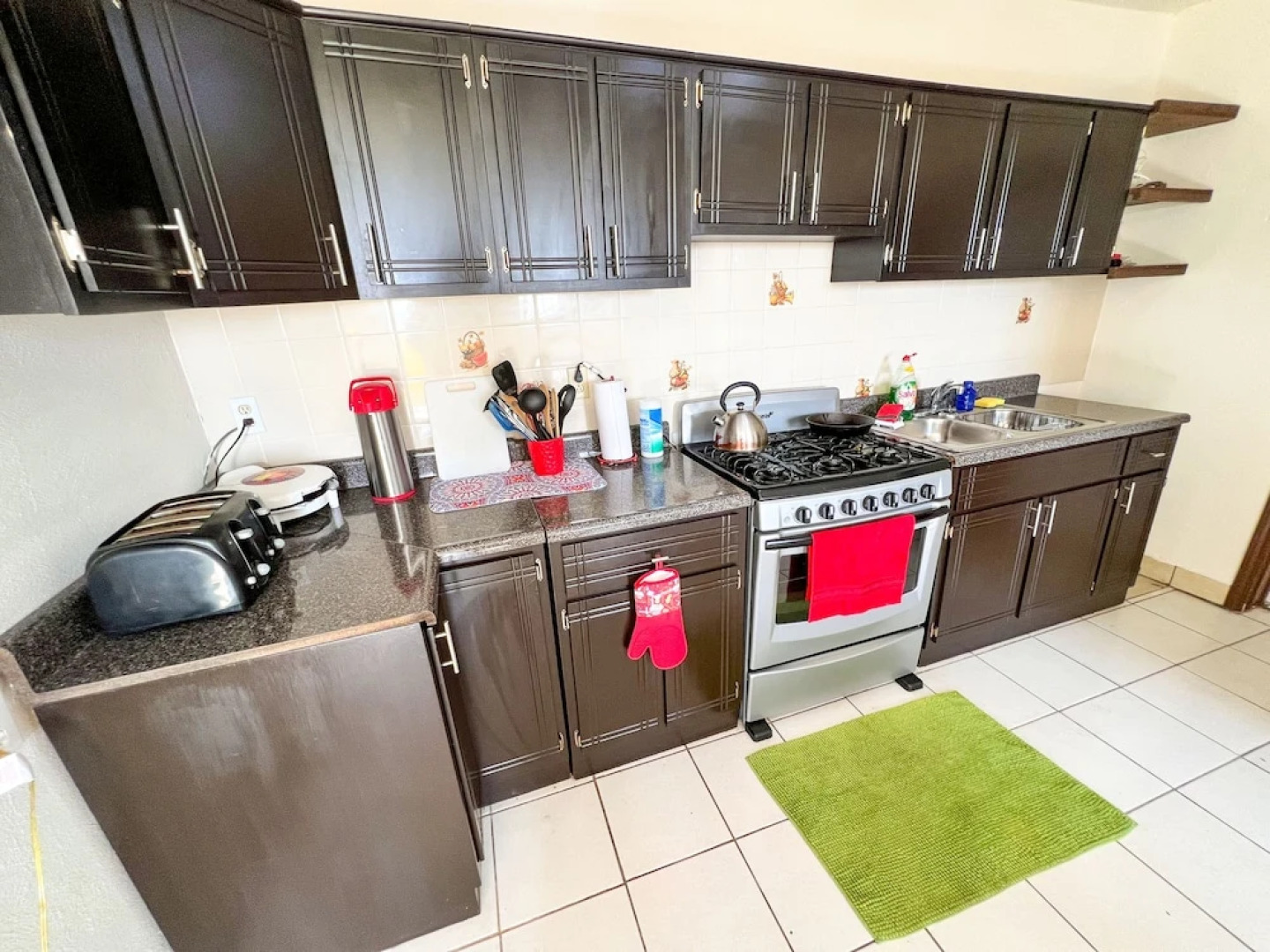 ITH Lazy Lobster Surf Hostel