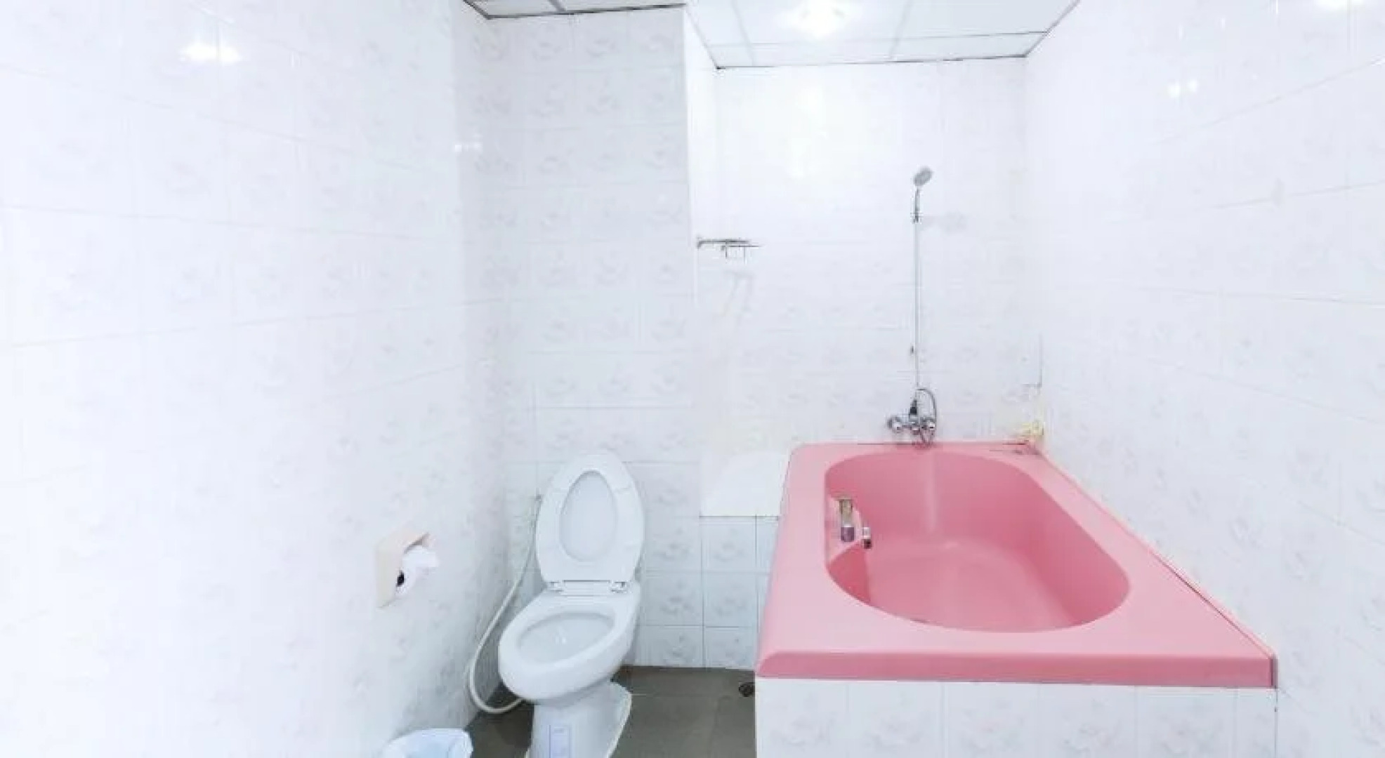 River Hotel Nakhon Pathom