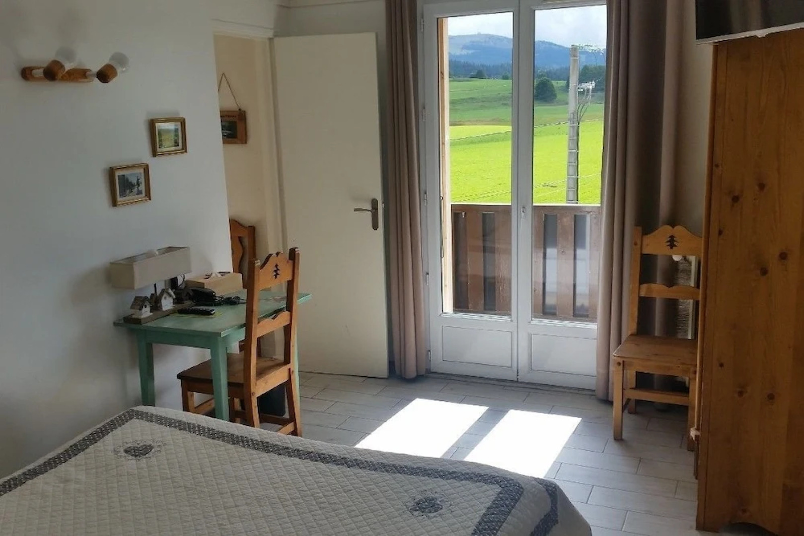 Logis Hôtel Le Gai Pinson