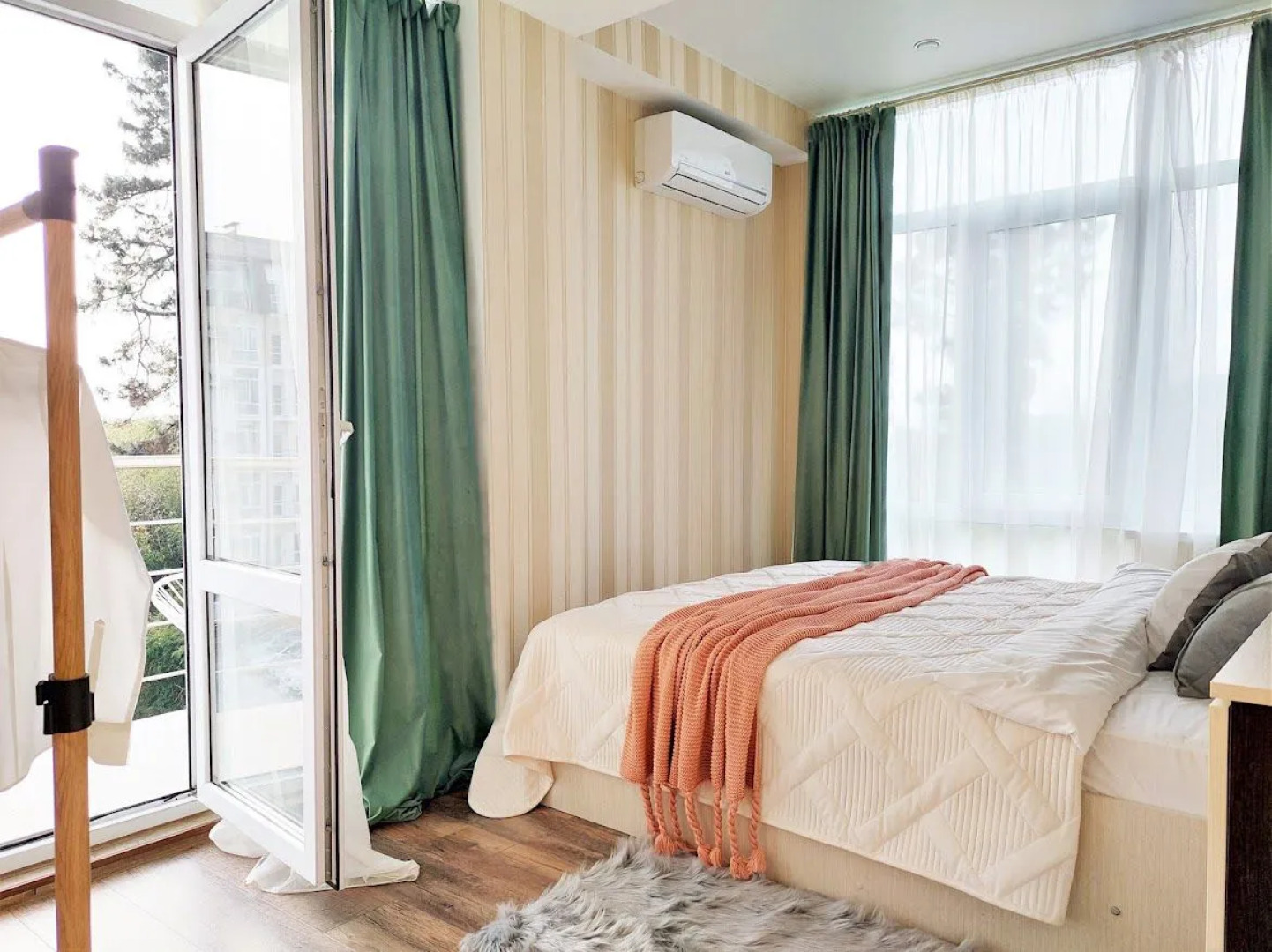 ЖК Лето Deluxe Apartment