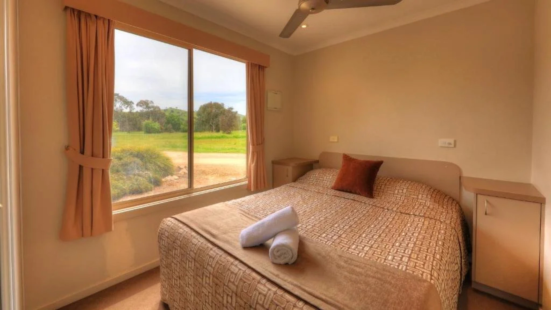 Lake Hume Holiday Park