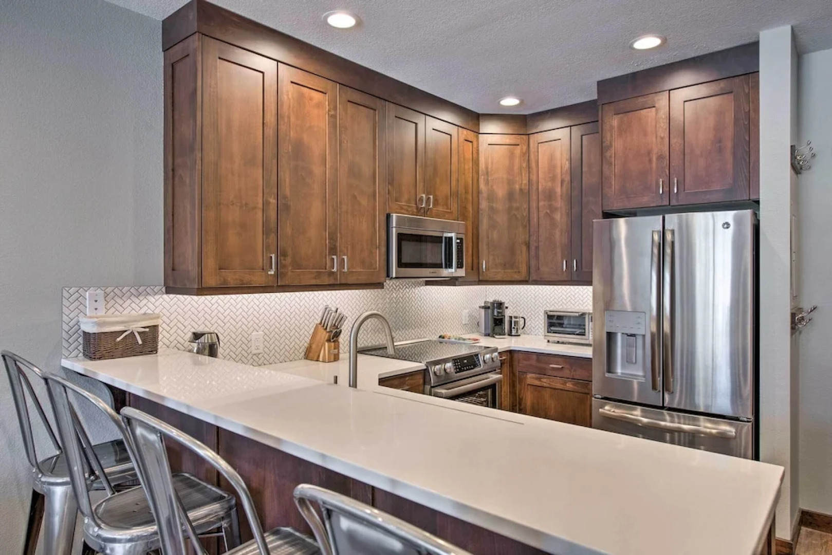 Solitude Mountain Slopeside Ski Condo w/ Hot Tub!