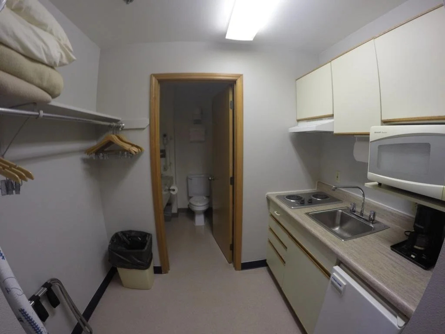 Cascade Creek Inn & Charters