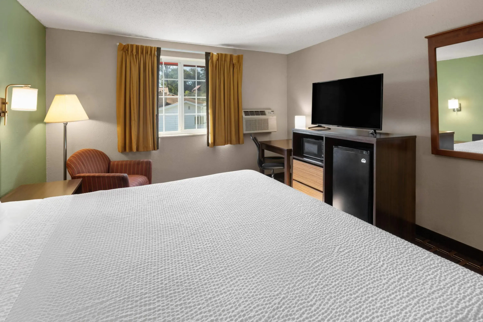 Super 8 by Wyndham Winona MN