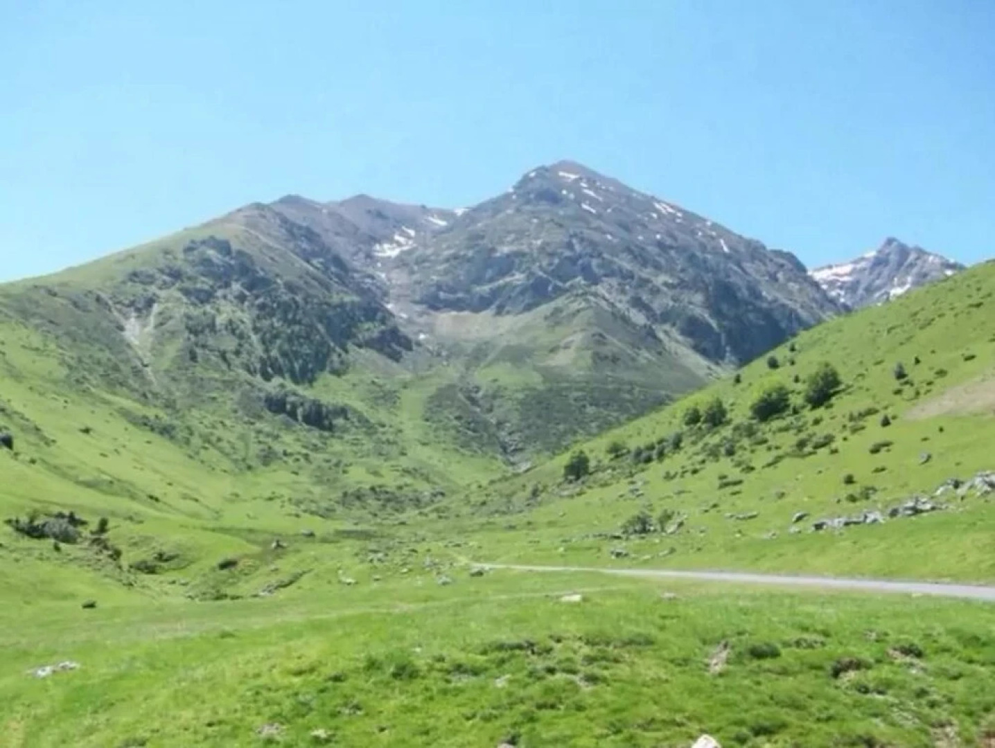 House With 4 Bedrooms in Lortet, With Wonderful Mountain View, Private