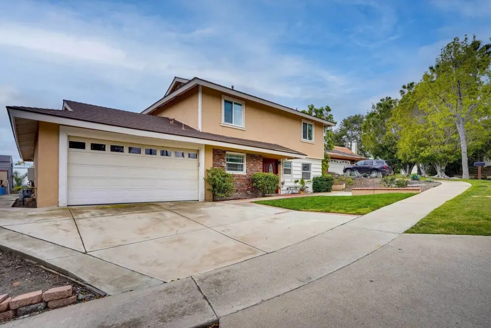 Santa Ana Home w/ Patio, 9 Mi to Disneyland!