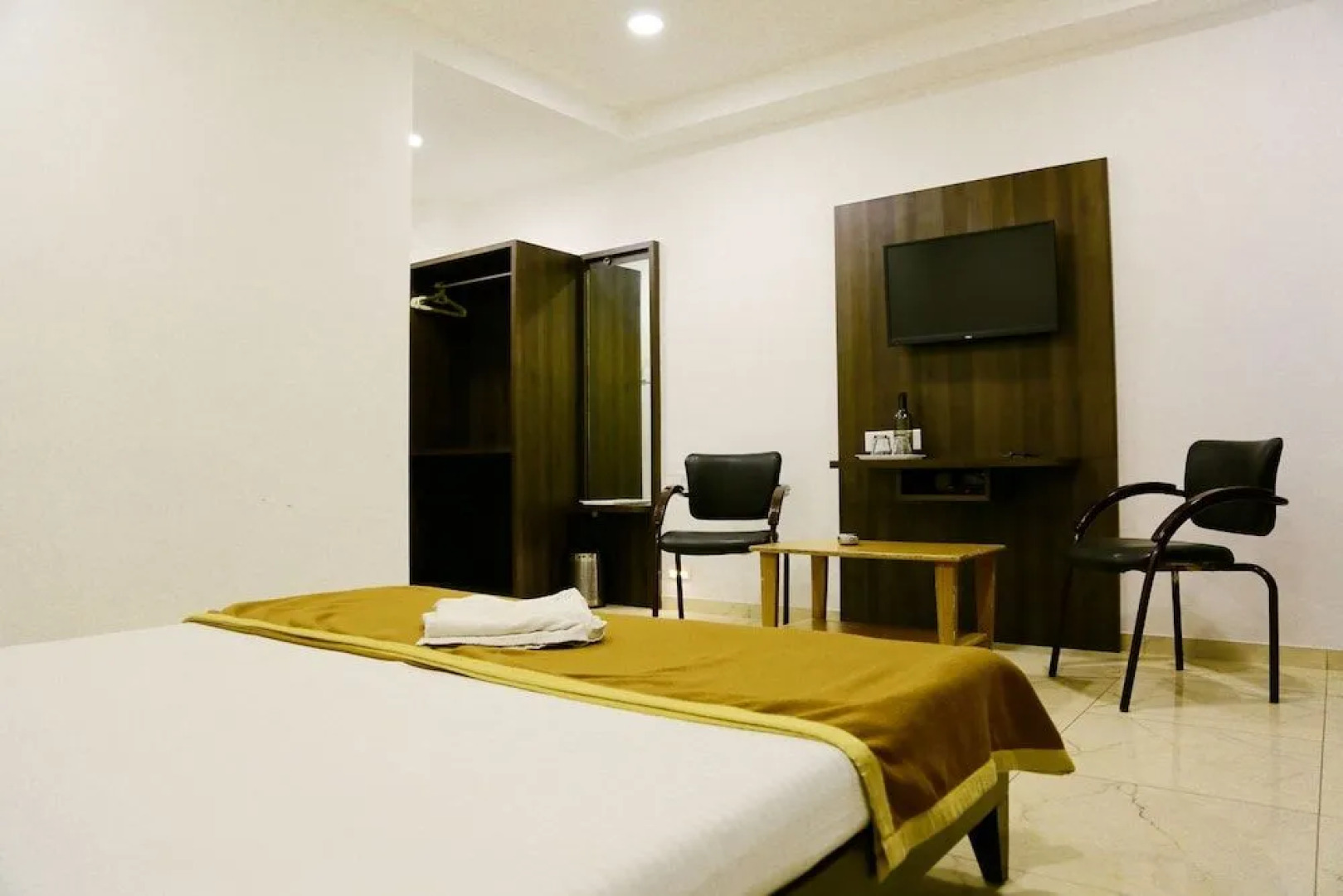 Hotel Khushi International