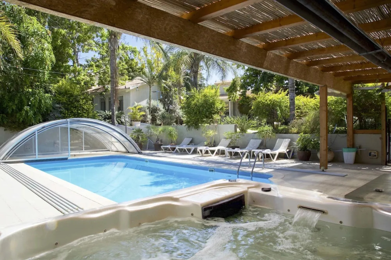 The White Cabins - Home