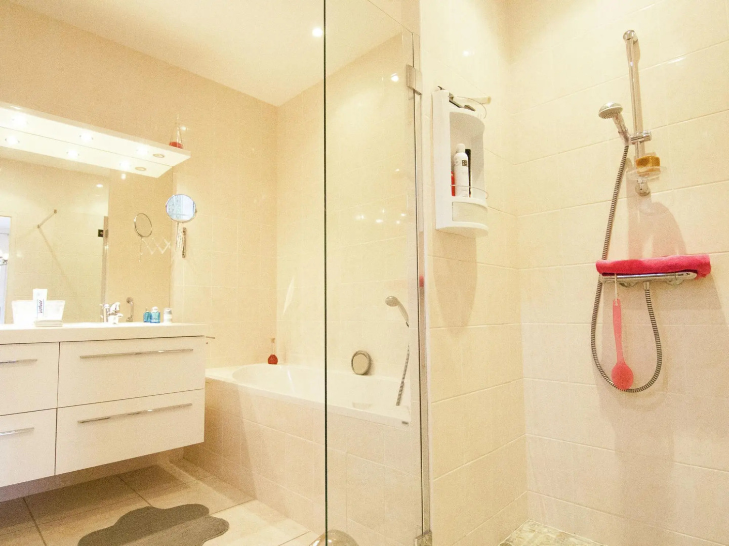 Classy Villa in Ecuras-Rouzède with Private Garden