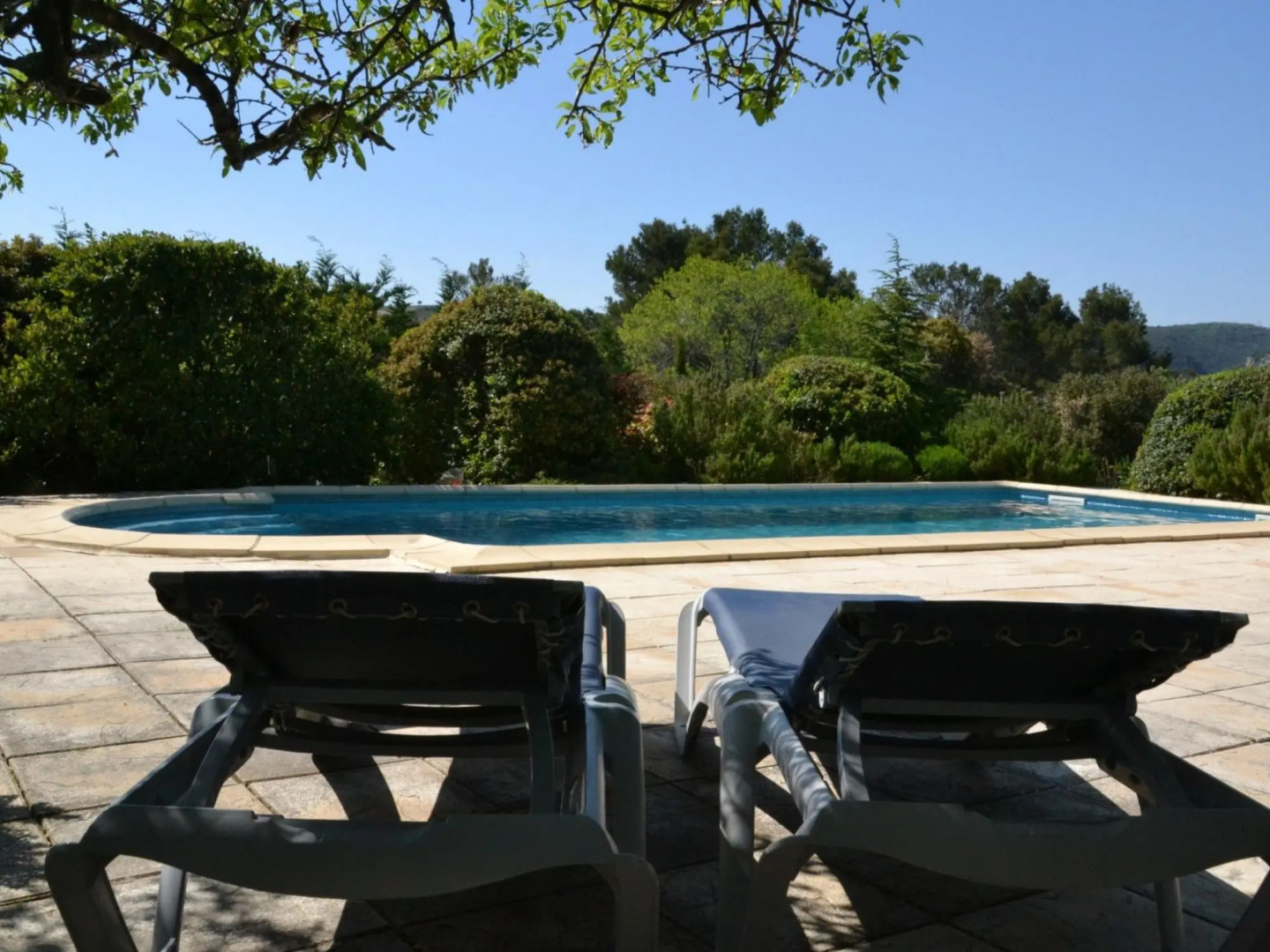 Lovely villa in Cesseras with private swimming pool