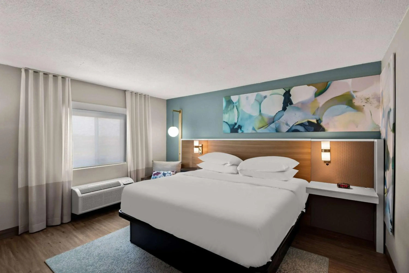 Holiday Inn Express & Suites Lantana by IHG