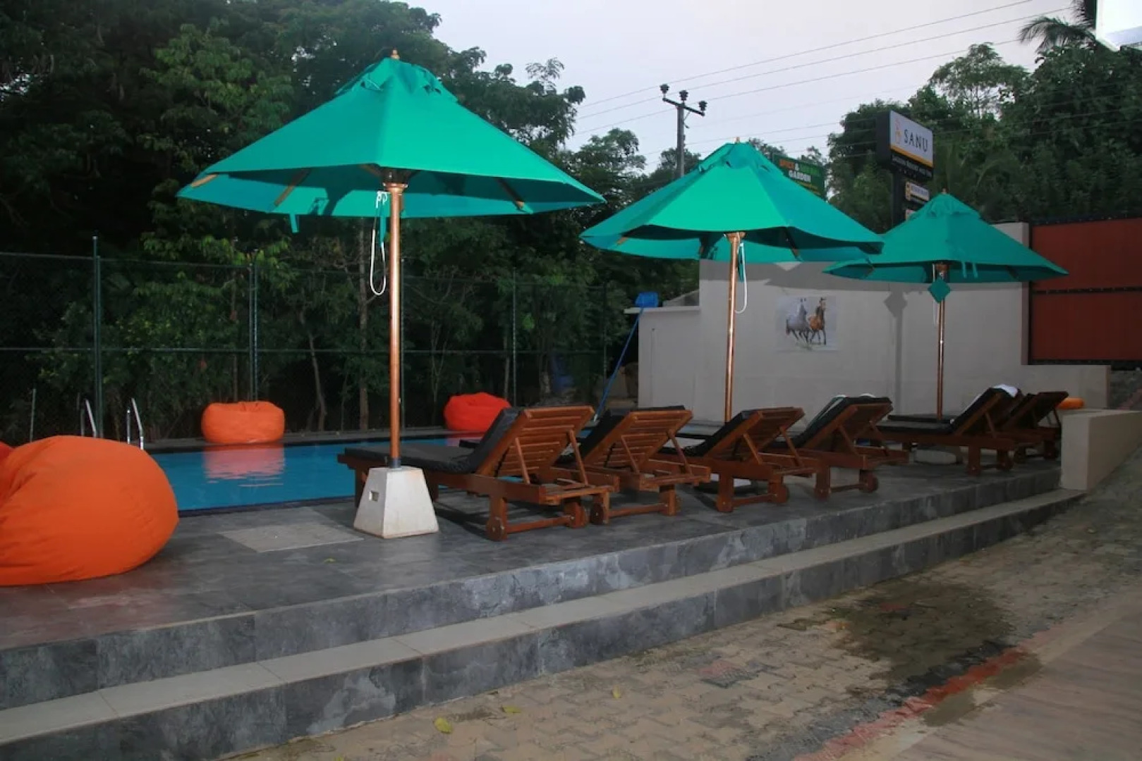 Sanu Lagoon Resort & Spa