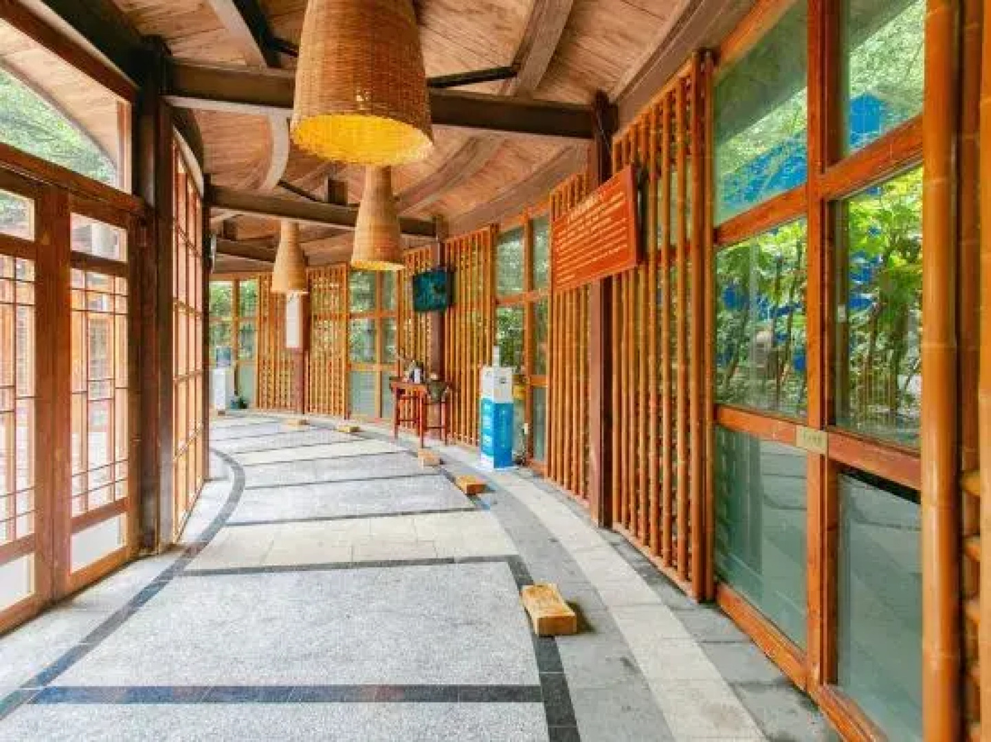 Poly Hot Spring Spa Hotel