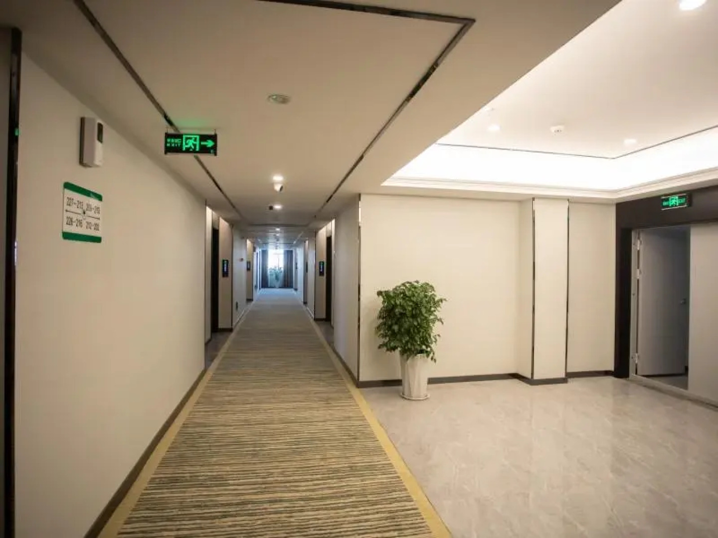 GreenTree Inn Express Shaanxi Weinan Fuping County Nanhan Street