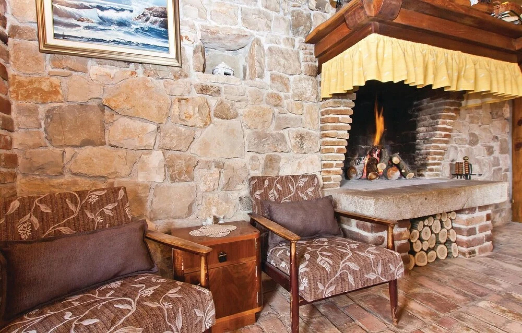 Awesome Home in Visnjan with Hot Tub, Sauna & WiFi