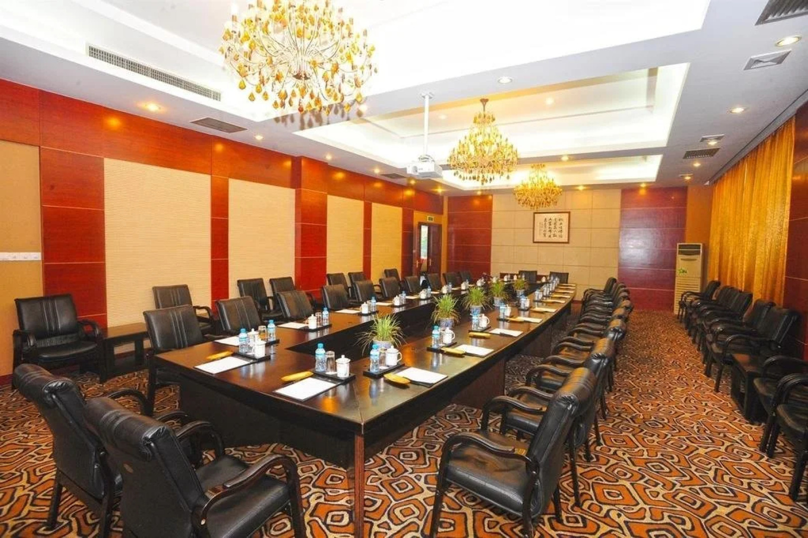 New Overseas Chinese Hotel