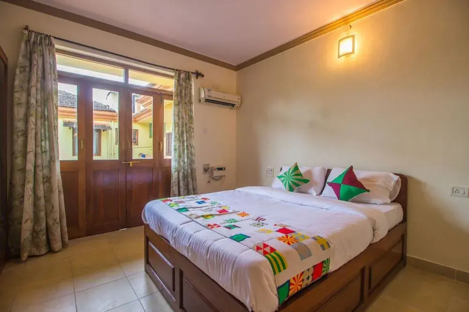 OYO Home 18705 Elegant 2BHK